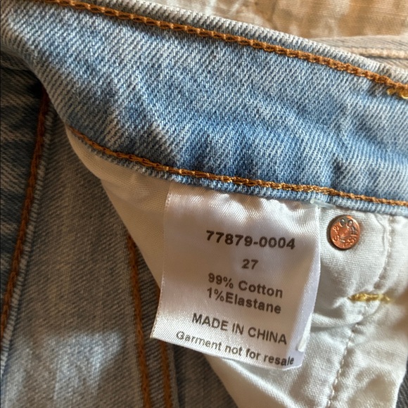 NWOT Levi’s Premium Ribcage Studded Denim Shorts - Picture 3 of 5